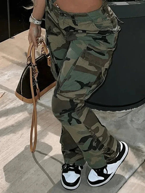 Women's Camo Print Relaxed-Fit Multi-Pocket Cargo Pants